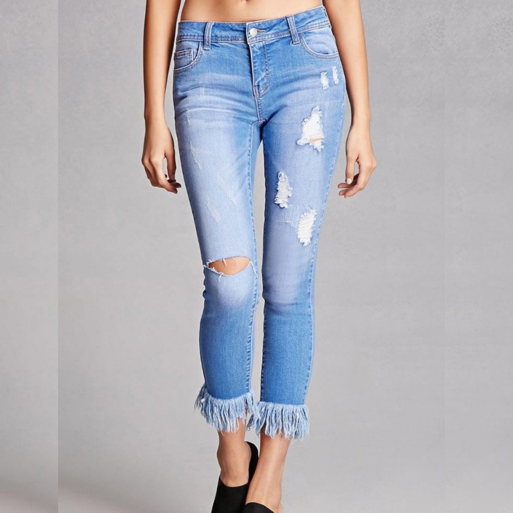 NWOT Forever21 High Waisted Frayed Hem Jeans